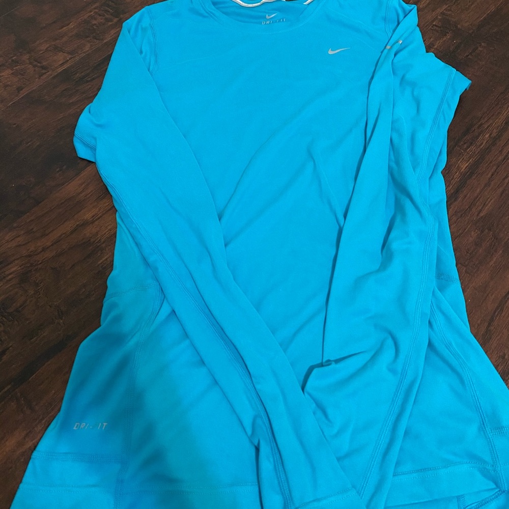 Nike dri fit long sleeve shirt
